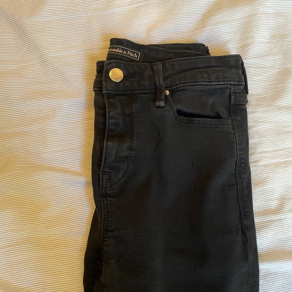 Abercrombie Black Ripped skinny jeans
